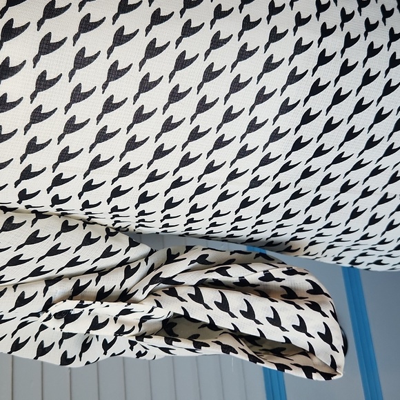 Collective Concepts Bird Print Blouse - Picture 7 of 14